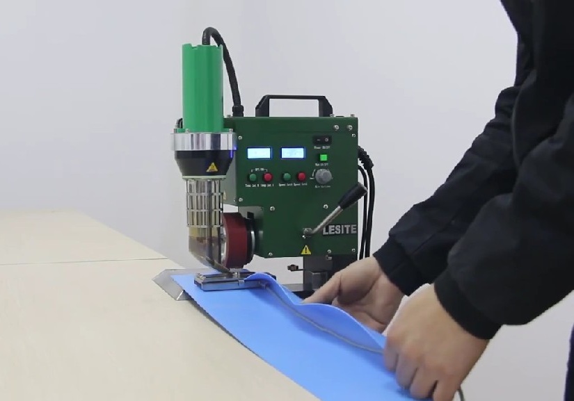 M&aacute;y h&agrave;n bạt nhựa LST PAU