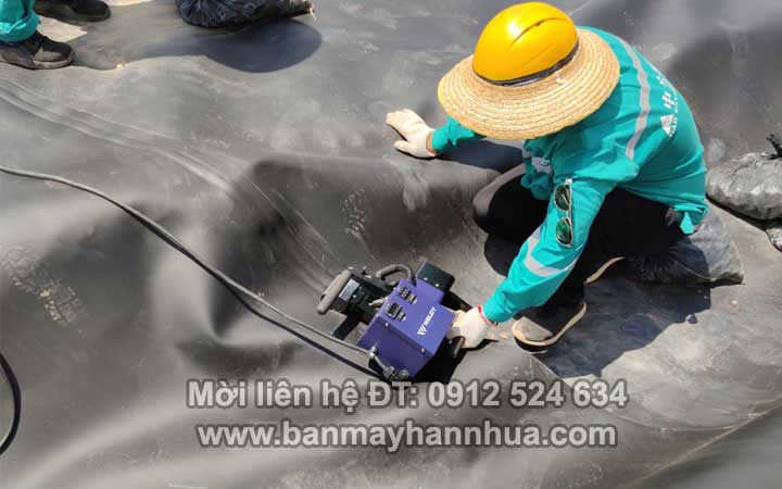 M&aacute;y h&agrave;n bạt nhựa chống thấm Weldy WGW300